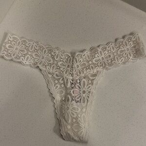 Victoria’s Secret Elegant Lace Women’s Intimate in Cream